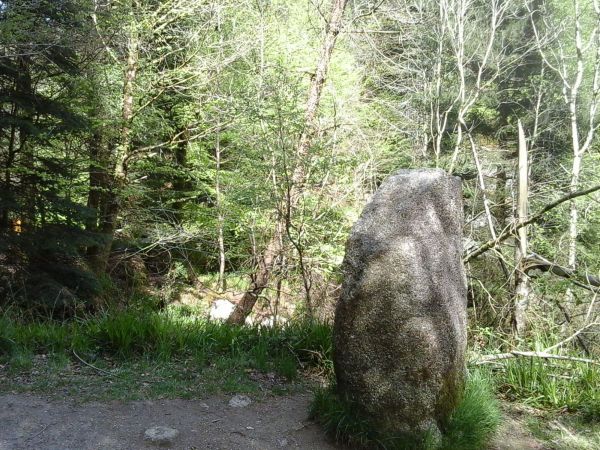 Huelgoat, Menhir