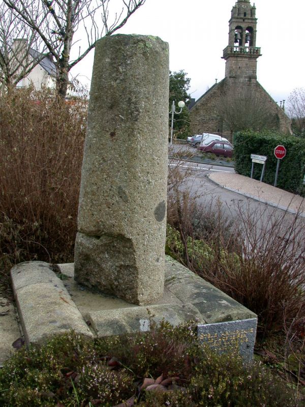 Stèle funéraire des Troix Croix, Cliché A. Provost