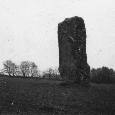 Menhir de Kerbiguet Lann