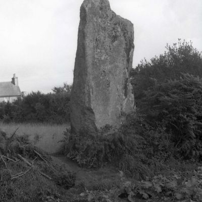 Menhir de Kerelcun