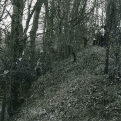 Châteauneuf du Faou, enceinte de Lesneven. Cliché Drac Sra