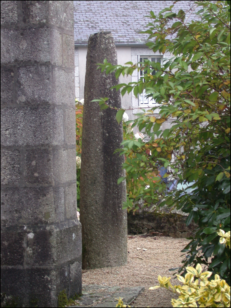Stèle Funéraire, Photo A. Provost.png